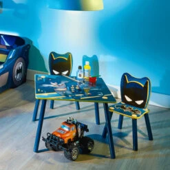 Batman - Kinder Sitzgruppe - Holz -Heimdekoration Angebote 244099 630996908167 moose toys batman tisch und 2 stuehle 08